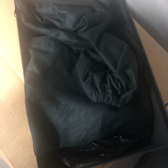 Saint Laurent Opyum Pumps (BLK) - Picture 3 of 5